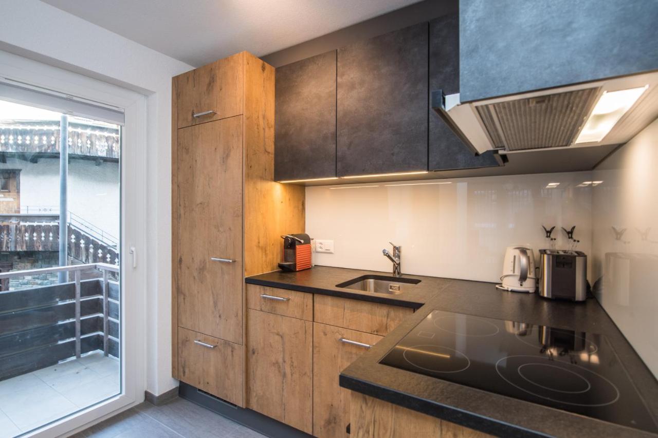 Haus Floralp Apartment Zermatt Bagian luar foto
