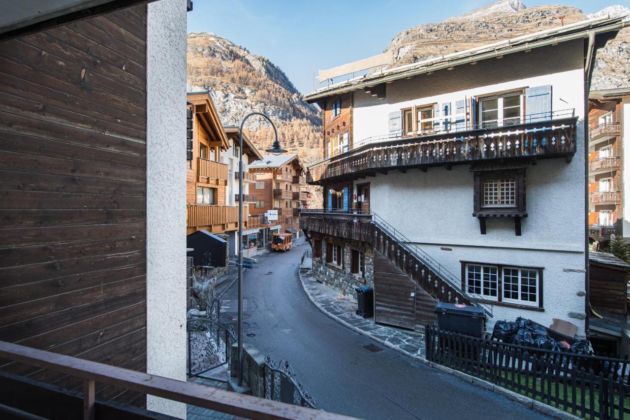 Haus Floralp Apartment Zermatt Bagian luar foto