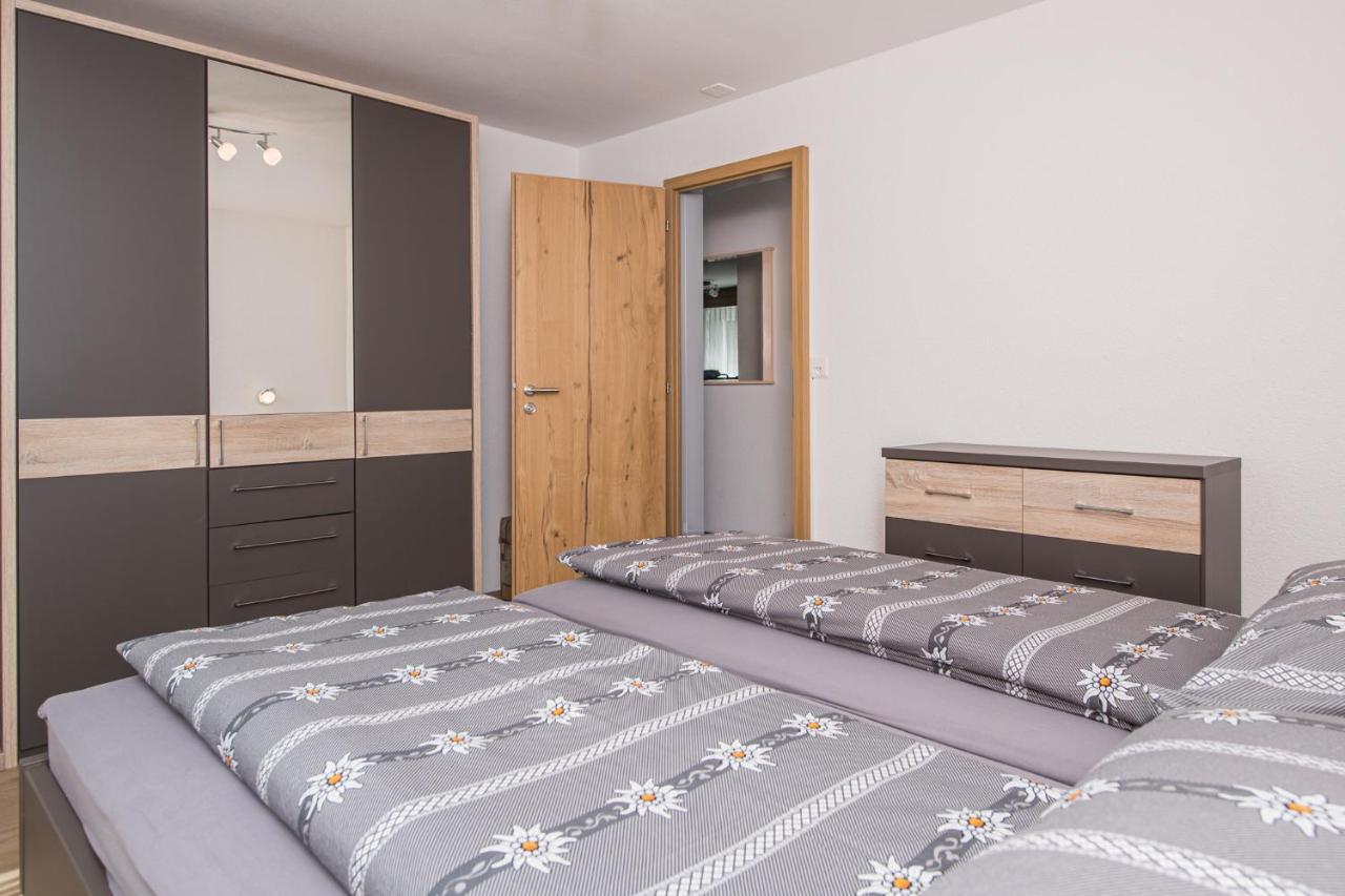 Haus Floralp Apartment Zermatt Bagian luar foto